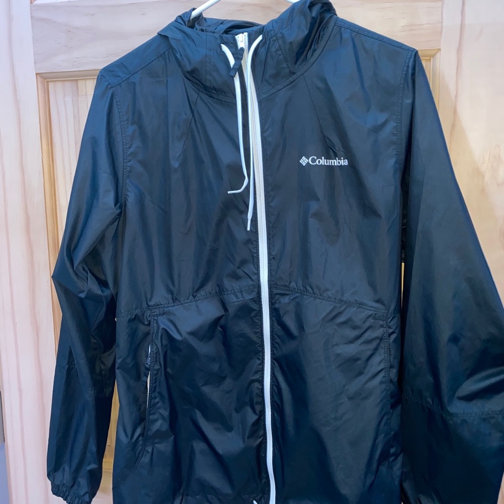 Columbia wind breaker